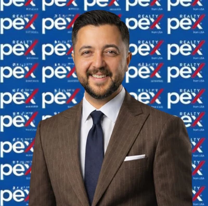 Burak Küçükhasırcı – Pex Realty danışmanı