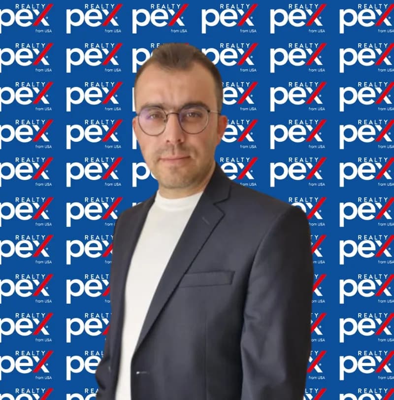 Burak Yaşar – Pex Realty danışmanı