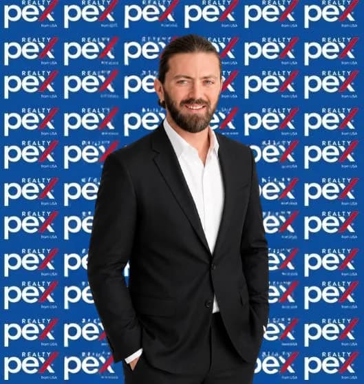 Emre Topuzoğlu – Pex Realty danışmanı
