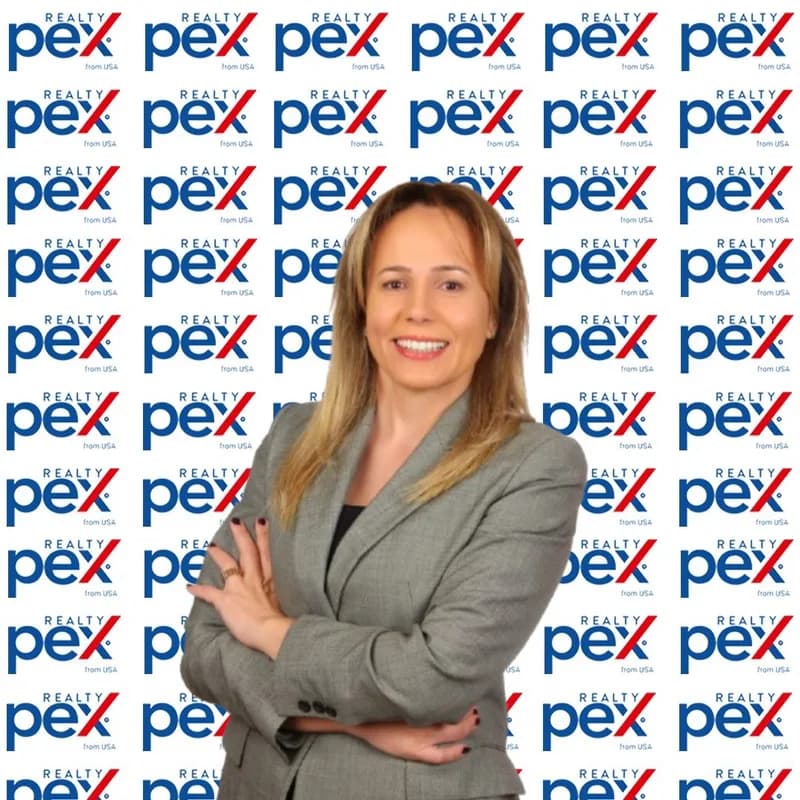 Esra Bakmaz – Pex Realty danışmanı
